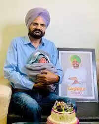 Sidhu moosewala : सिद्धू मूसेवाला के लिए फैन की दीवानगी देखो, हरियाणा के एक फैंस ने 2.5 क्विंटल फूलों के साथ हवेली को सजाया