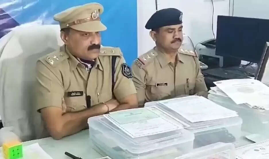 Duplicate marksheet : हरियाणा से गुजरात तक फैला डूप्लीकेट मार्कशीट का फर्जी नेटवर्क, 60 हजार रुपये दो, मार्कशीट लो